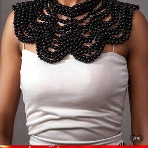 Black Beaded Statement Necklace Q684